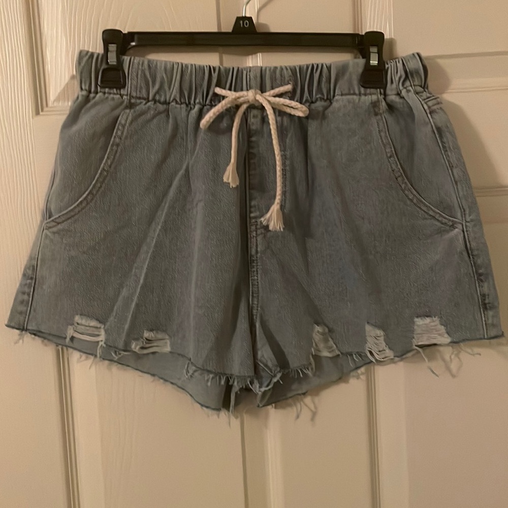 Misslook XL elastic wasted cutoff distressed denim shorts.